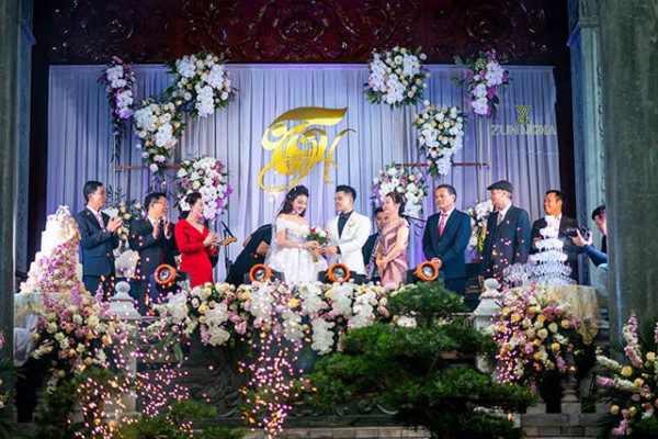 Akina Bridal